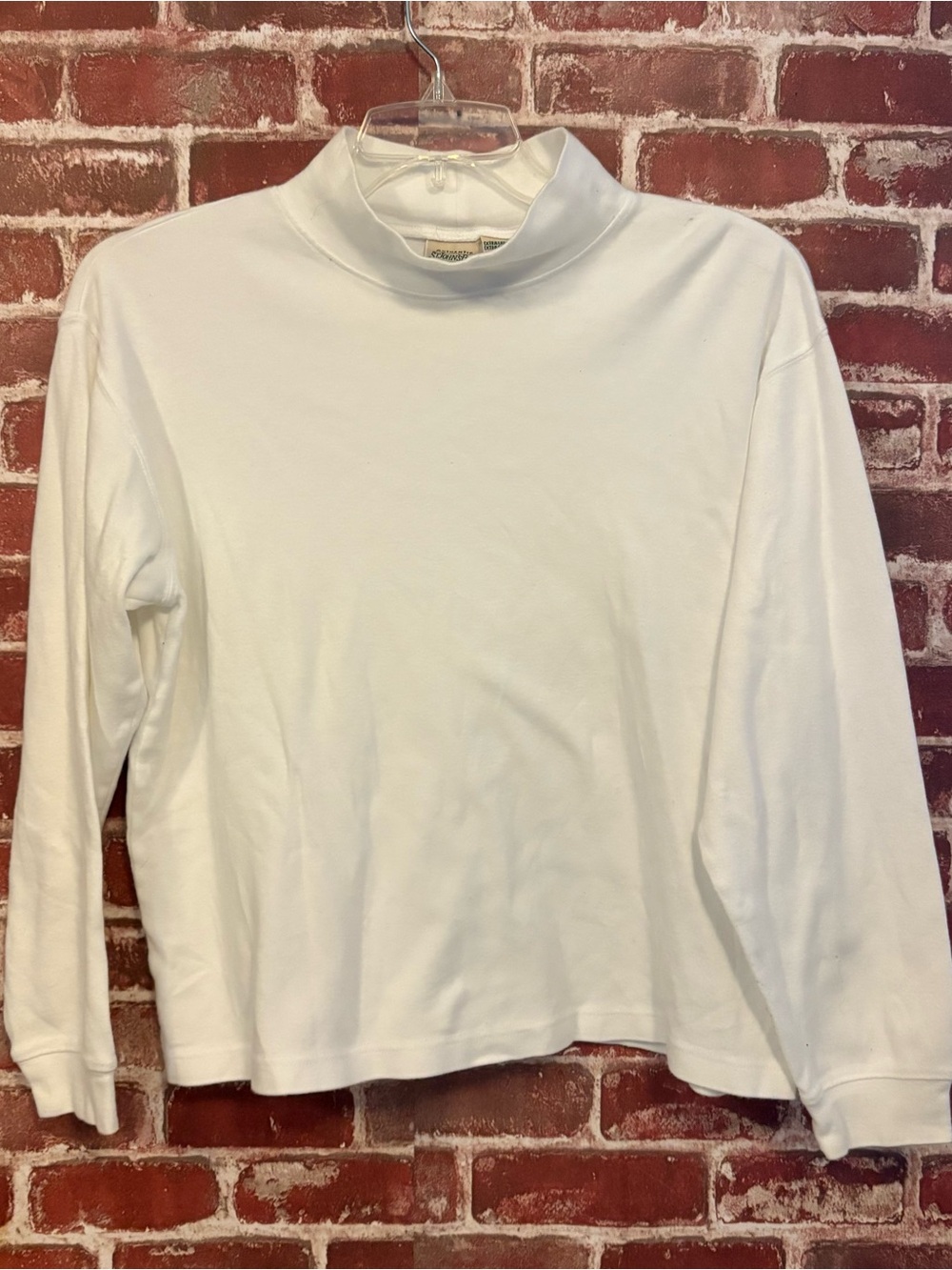 St. John's Bay White Mock Neck Long Sleeve Tee